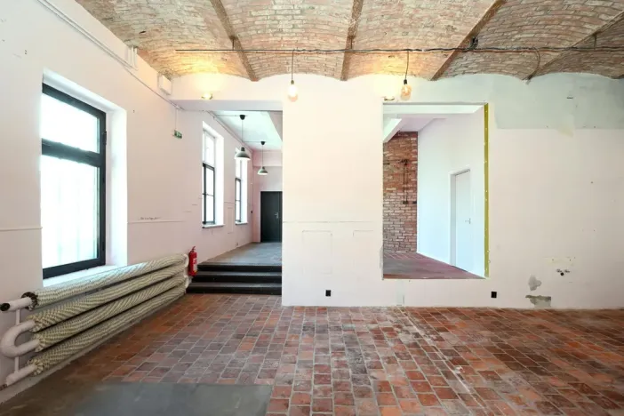 Pronájem restaurace, Hradec Králové, Pospíšilova, 159 m2