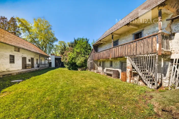 Prodej zemědělské usedlosti, Dolní Stakory, 300 m2