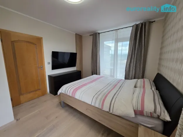 Pronájem bytu 2+kk, Králův Dvůr, Na Horizontu, 49 m2