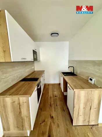 Pronájem bytu 2+kk, Praha, Nuselská, 42 m2