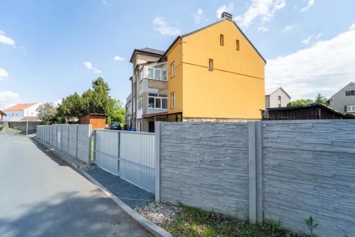 Prodej bytu 4+1, Zásmuky, Pražská, 153 m2