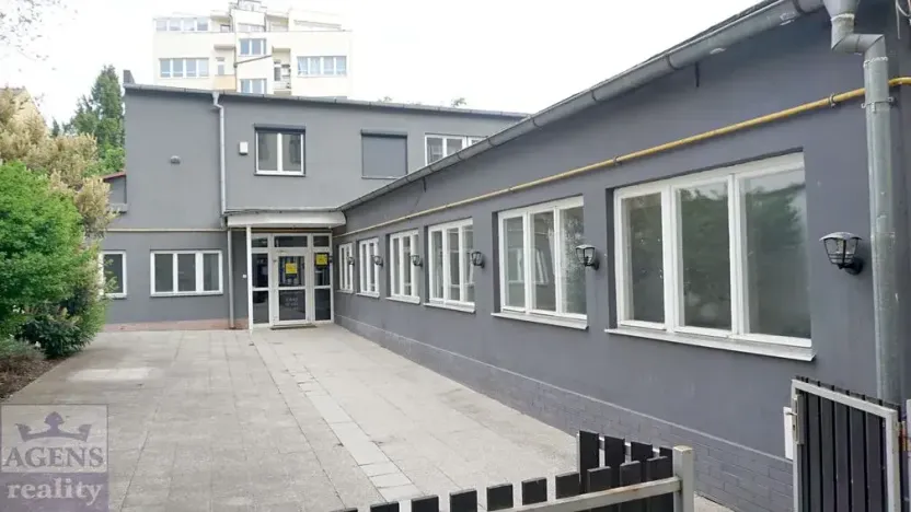 Pronájem kanceláře, Praha - Holešovice, Dobrovského, 362 m2