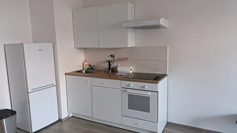 Pronájem bytu 1+kk, Praha - Letňany, Hlučkova, 34 m2