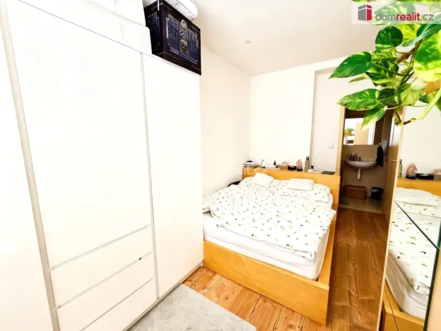 Pronájem bytu 2+kk, Praha - Hloubětín, V chaloupkách, 45 m2