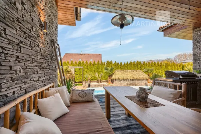 Prodej rodinného domu, Veleň, 258 m2