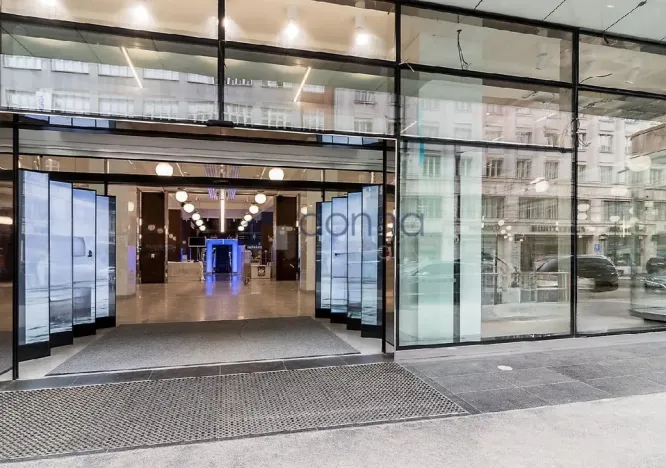 Pronájem obchodního prostoru, Praha, Na Poříčí, 10 m2
