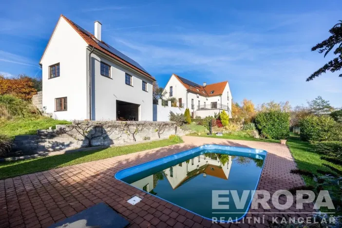 Prodej rodinného domu, Košátky, 350 m2