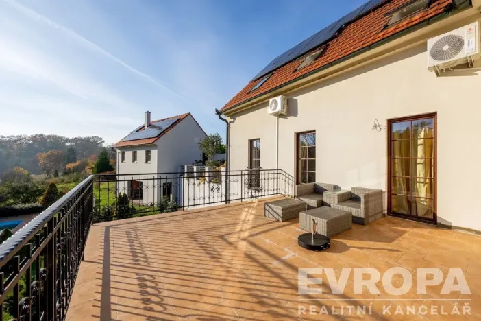 Prodej rodinného domu, Košátky, 350 m2
