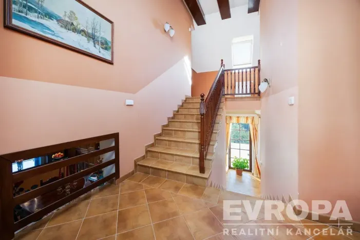 Prodej rodinného domu, Košátky, 350 m2