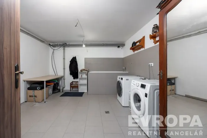 Prodej rodinného domu, Košátky, 350 m2