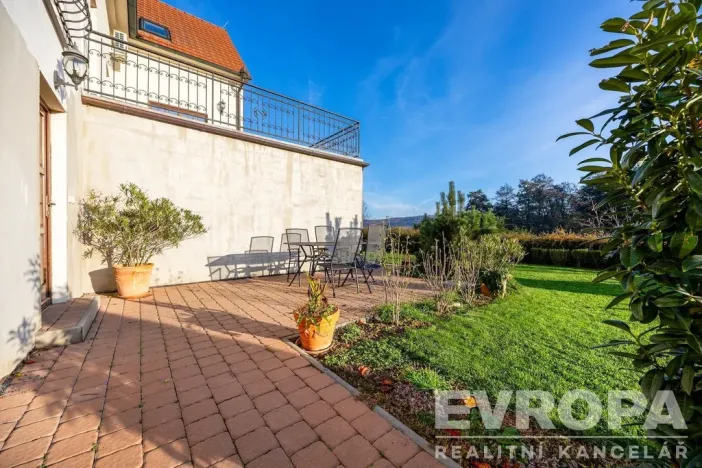 Prodej rodinného domu, Košátky, 350 m2