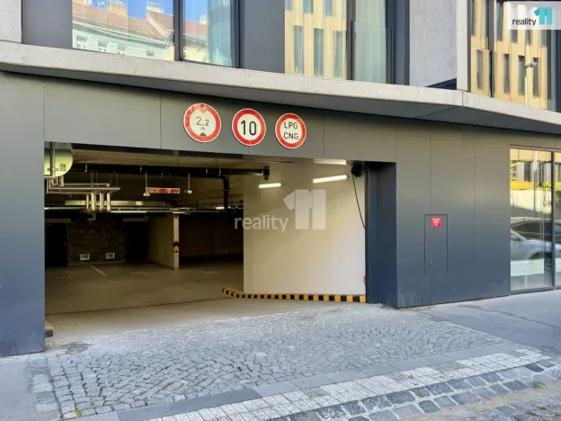 Pronájem garáže, Praha - Košíře, Starokošířská, 20 m2