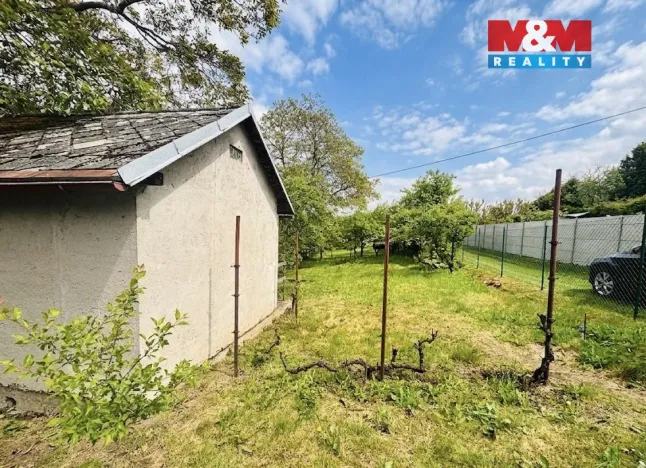 Prodej zahrady, Chvaletice, 351 m2