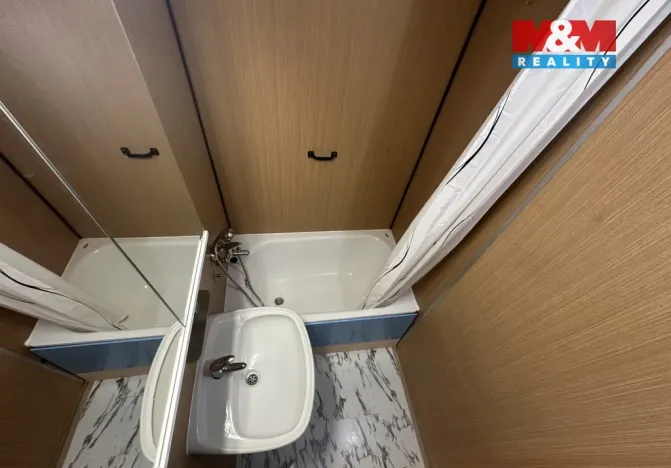 Pronájem bytu 2+kk, Praha - Kobylisy, Chotovická, 43 m2