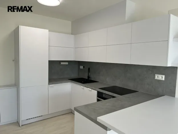 Pronájem bytu 1+kk, Zlín, Čepkovská, 40 m2