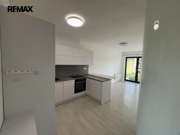 Pronájem bytu 1+kk, Zlín, Čepkovská, 40 m2