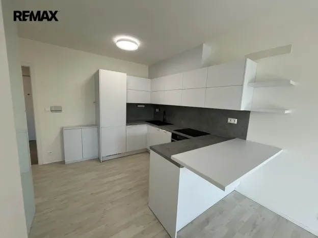 Pronájem bytu 1+kk, Zlín, Čepkovská, 40 m2