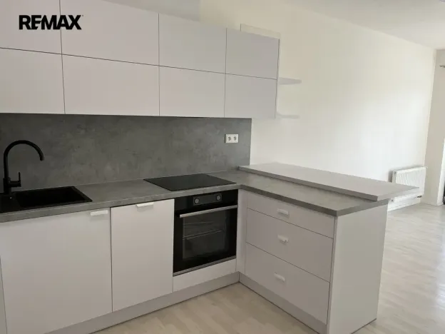 Pronájem bytu 1+kk, Zlín, Čepkovská, 40 m2