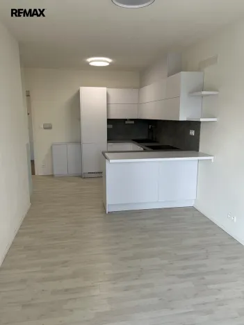 Pronájem bytu 1+kk, Zlín, Čepkovská, 40 m2