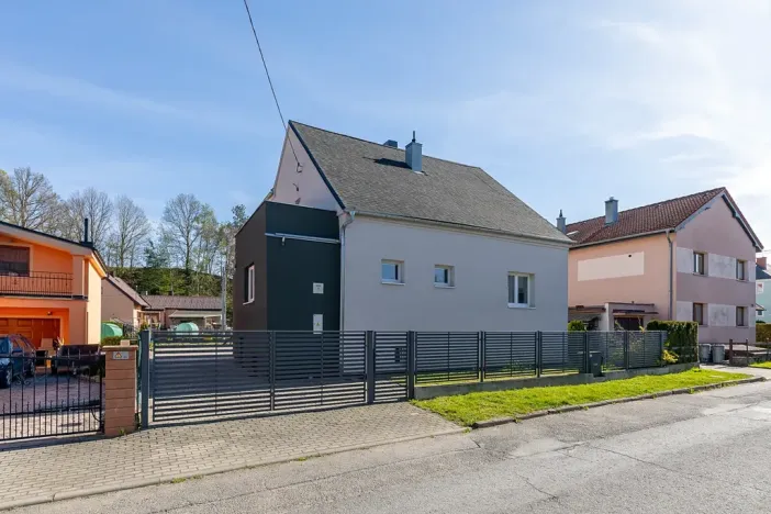 Prodej rodinného domu, Bělá, 220 m2