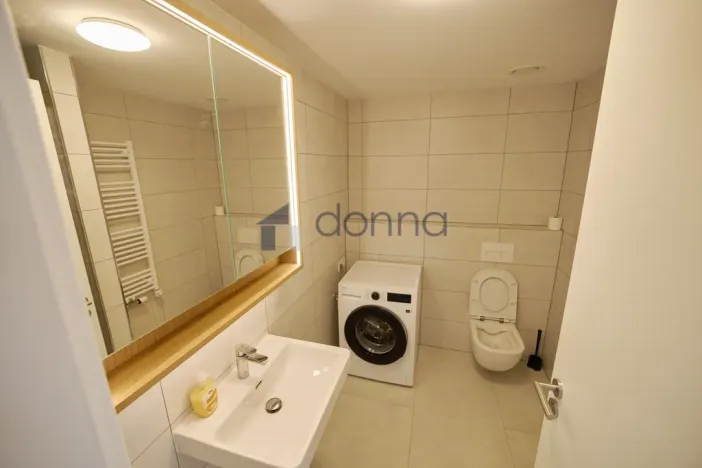 Pronájem bytu 1+kk, Praha, Libušská, 44 m2