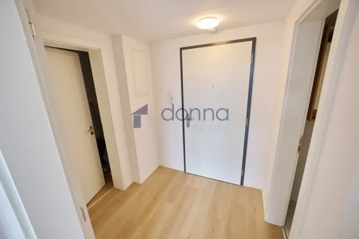 Pronájem bytu 1+kk, Praha, Libušská, 44 m2