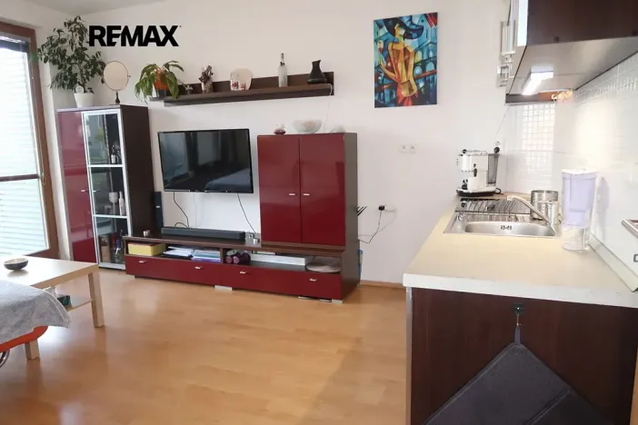 Pronájem bytu 1+kk, Praha - Hloubětín, Nepelova, 30 m2