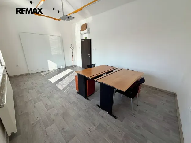 Pronájem kanceláře, Uherské Hradiště, Stojanova, 24 m2