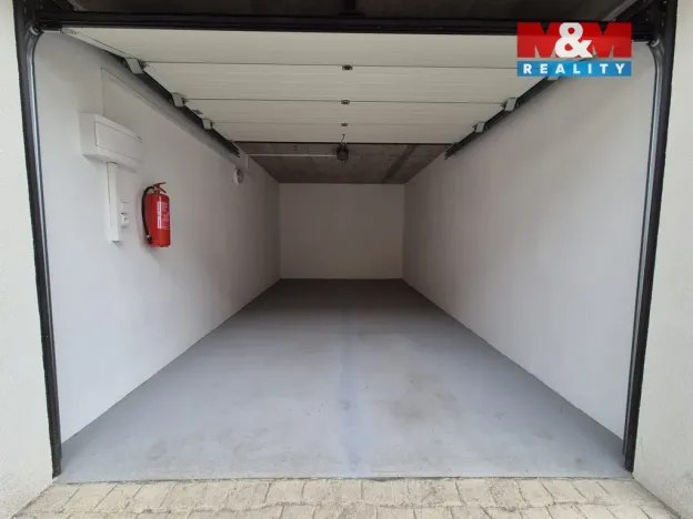 Pronájem garáže, Oslavany, Padochovská, 20 m2