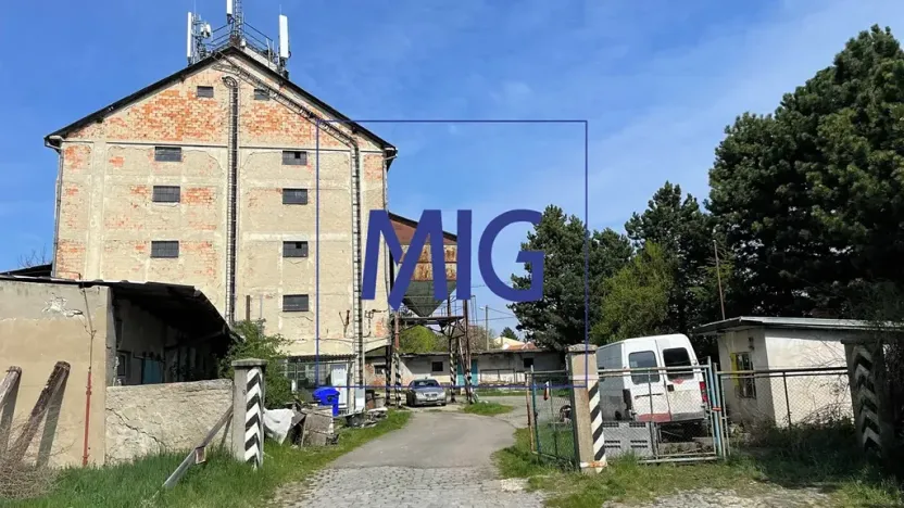 Pronájem skladu, Křenovice, Nádražní, 1200 m2