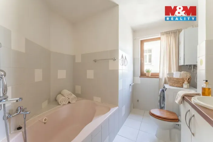 Prodej bytu 2+kk, Karlovy Vary - Bohatice, Jáchymovská, 61 m2