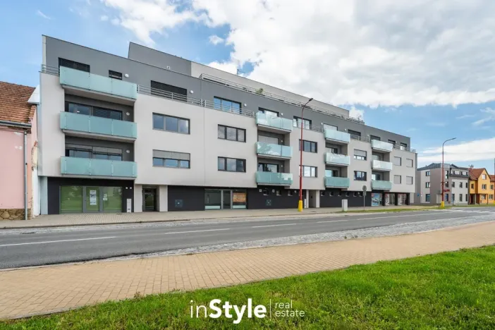 Pronájem bytu 2+kk, Staré Město, Velkomoravská, 71 m2