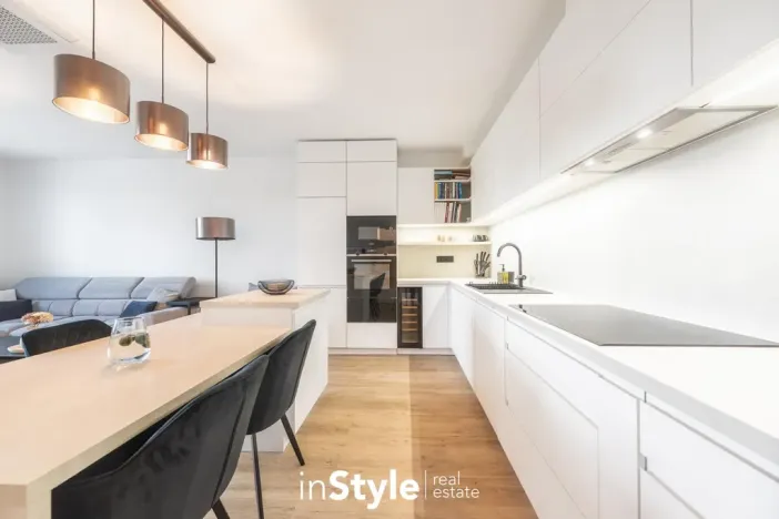 Pronájem bytu 2+kk, Staré Město, Velkomoravská, 71 m2
