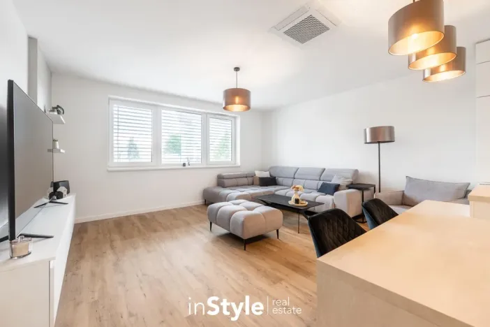 Pronájem bytu 2+kk, Staré Město, Velkomoravská, 71 m2