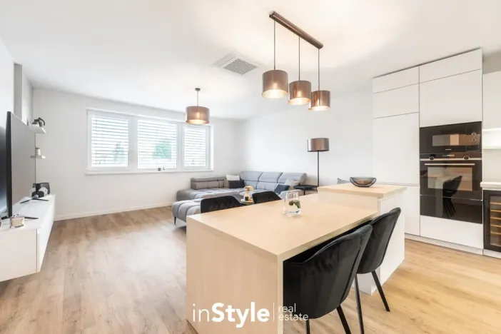 Pronájem bytu 2+kk, Staré Město, Velkomoravská, 71 m2