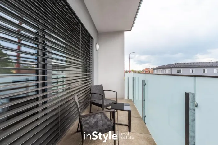 Pronájem bytu 2+kk, Staré Město, Velkomoravská, 71 m2