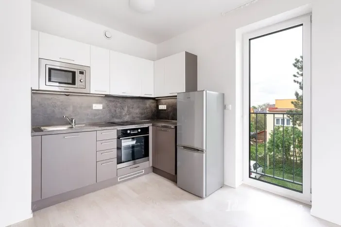 Pronájem bytu 1+kk, Praha - Lhotka, U Nového dvora, 31 m2