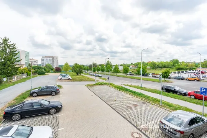 Pronájem bytu 1+kk, Praha - Lhotka, U Nového dvora, 31 m2