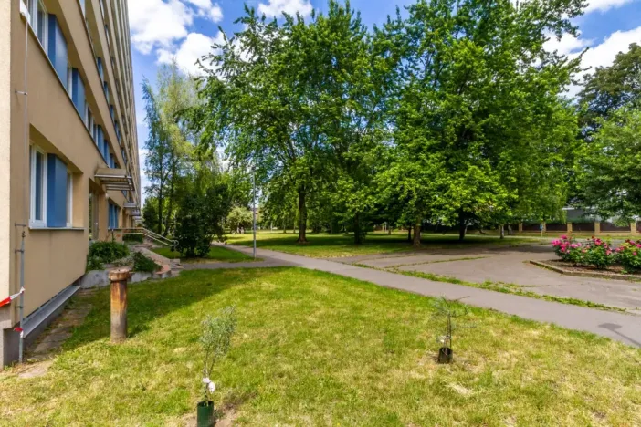 Pronájem bytu 3+kk, Praha - Prosek, Lovosická, 64 m2