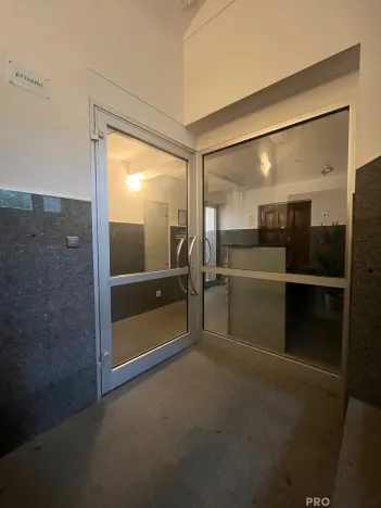 Pronájem bytu 2+1, Praha, Řehořova, 70 m2