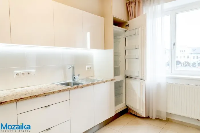 Pronájem bytu 2+kk, Lanškroun - Lanškroun-Vnitřní Město, nám. J. M. Marků, 62 m2