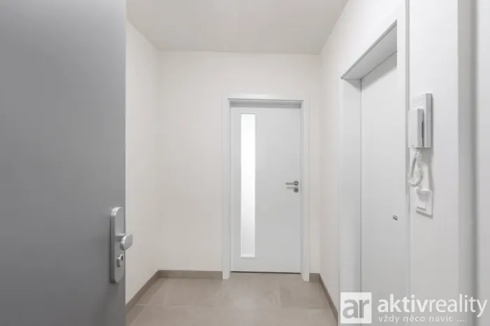 Pronájem bytu 1+kk, Přezletice, Pod Zahrady, 40 m2