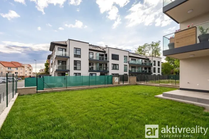 Pronájem bytu 1+kk, Přezletice, Pod Zahrady, 40 m2