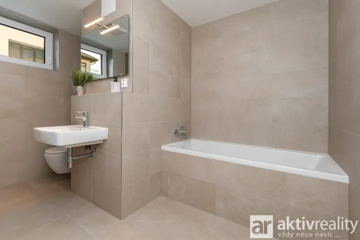 Pronájem bytu 1+kk, Přezletice, Pod Zahrady, 40 m2
