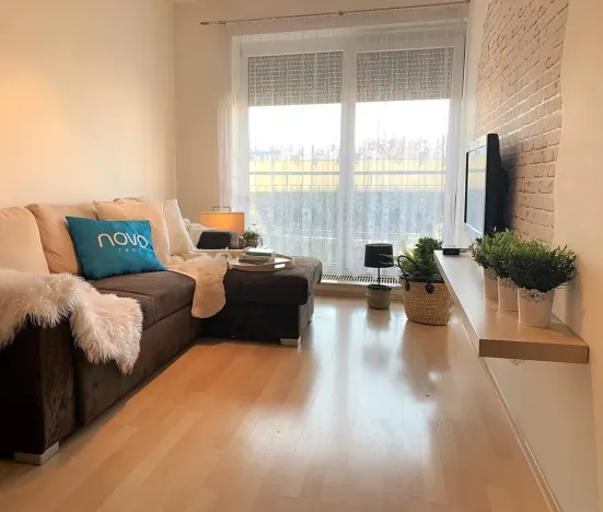Pronájem bytu 2+kk, Praha - Vysočany, Na Harfě, 44 m2