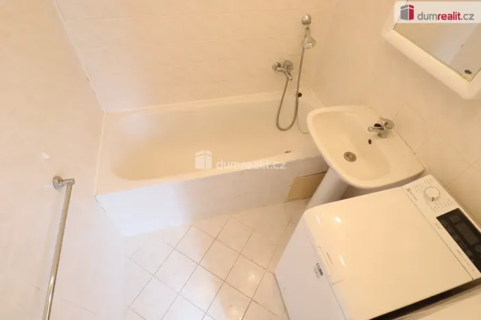 Pronájem bytu 2+1, Karlovy Vary - Drahovice, Východní, 60 m2