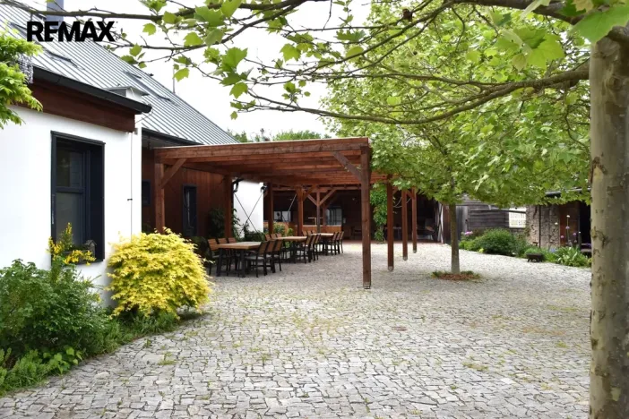 Prodej restaurace, Dolany - Véska, 382 m2