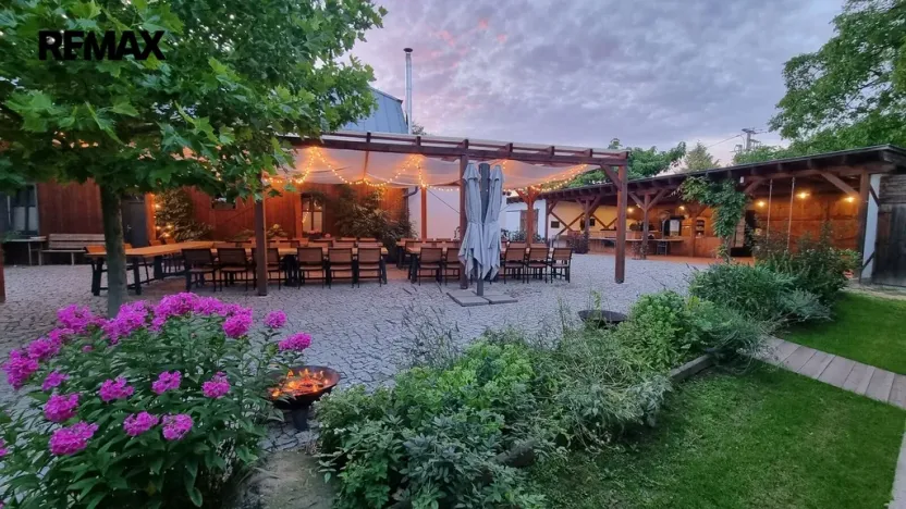 Prodej restaurace, Dolany - Véska, 382 m2