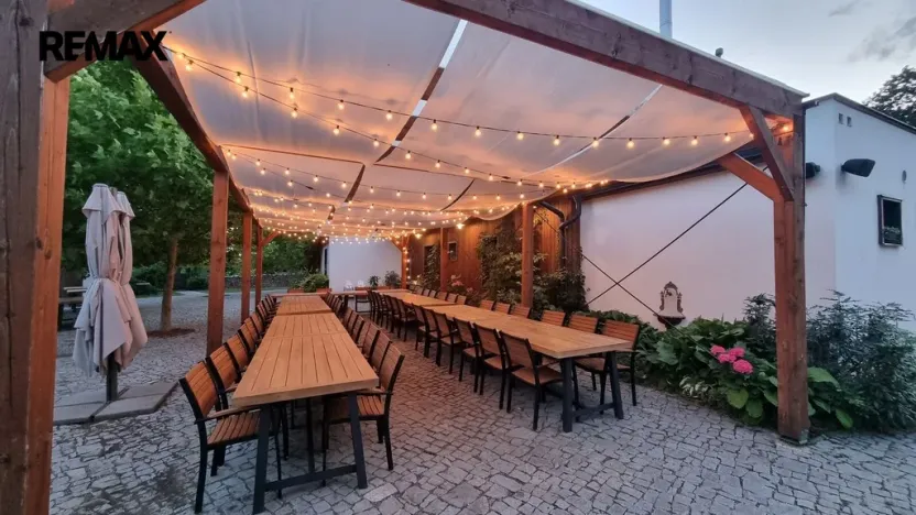 Prodej restaurace, Dolany - Véska, 382 m2