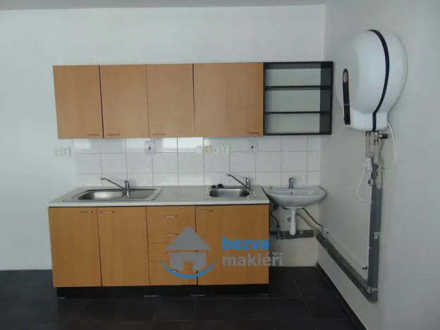 Pronájem kanceláře, Skuteč, Husova, 53 m2